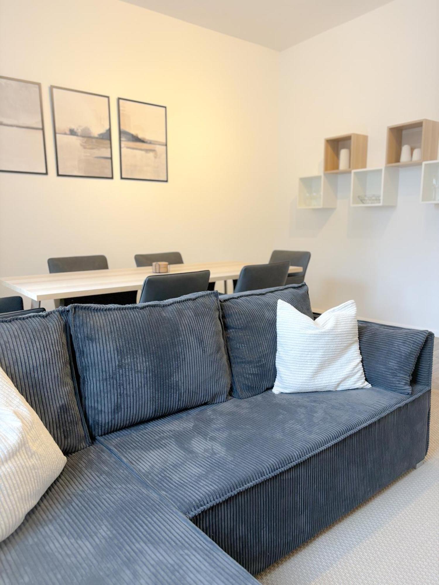 Helles City Apartment Fuer Familien & Gruppen Neu-Ulm Exteriör bild