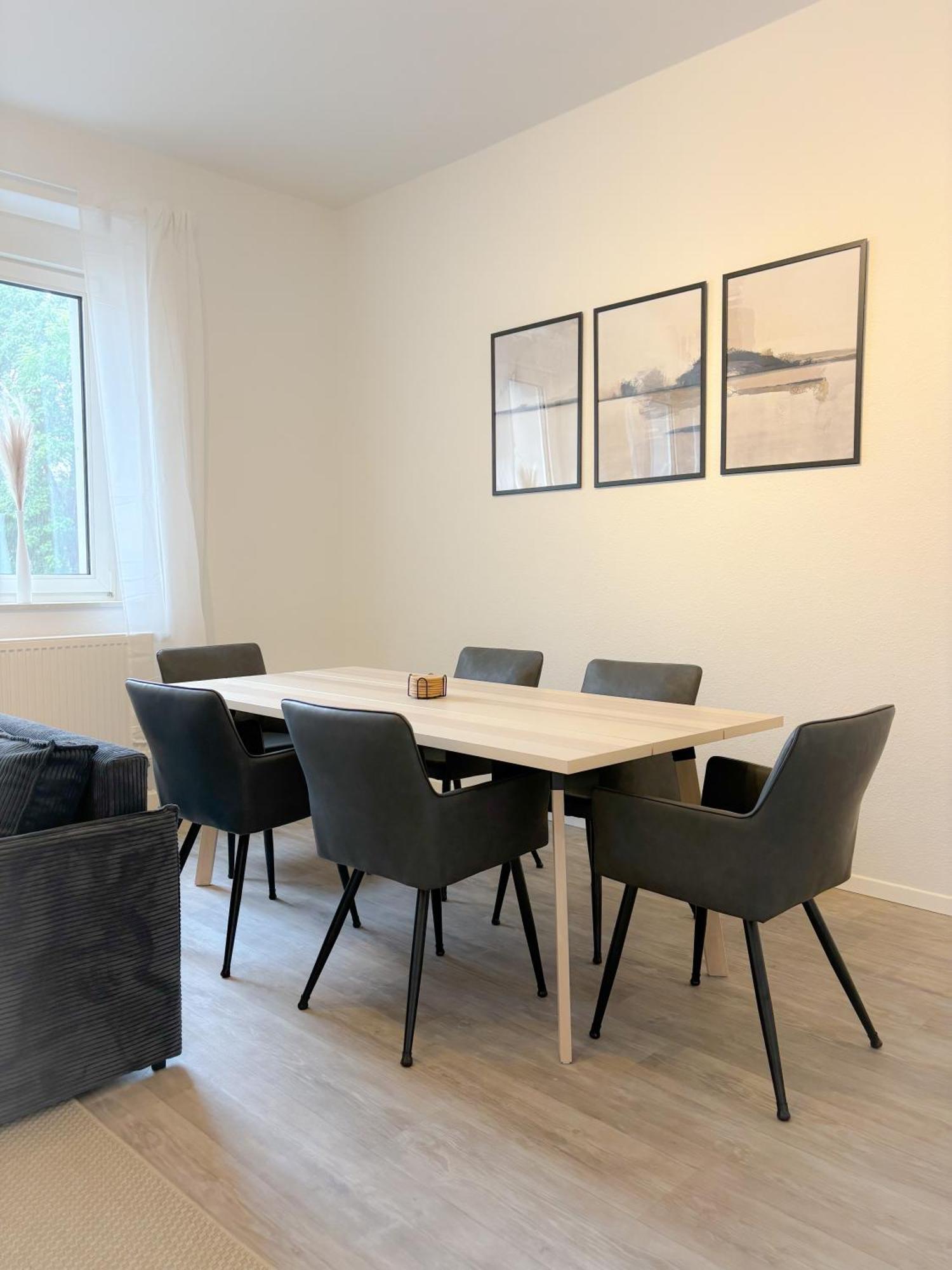 Helles City Apartment Fuer Familien & Gruppen Neu-Ulm Exteriör bild