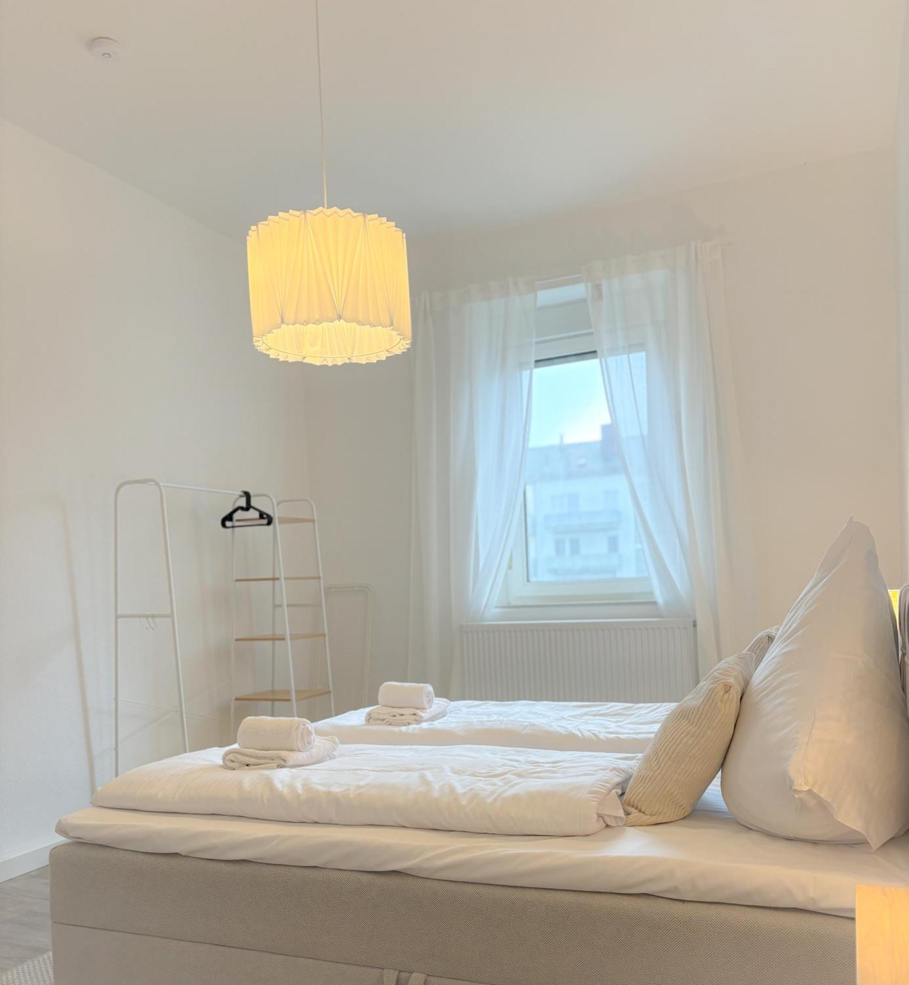 Helles City Apartment Fuer Familien & Gruppen Neu-Ulm Exteriör bild
